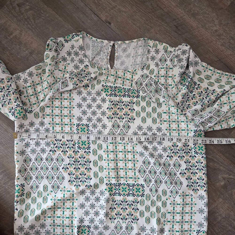 LOFT US Womens XL Green White Printed Blouse Long Sleeve Round Neck Keyhold Back - Picture 9 of 10